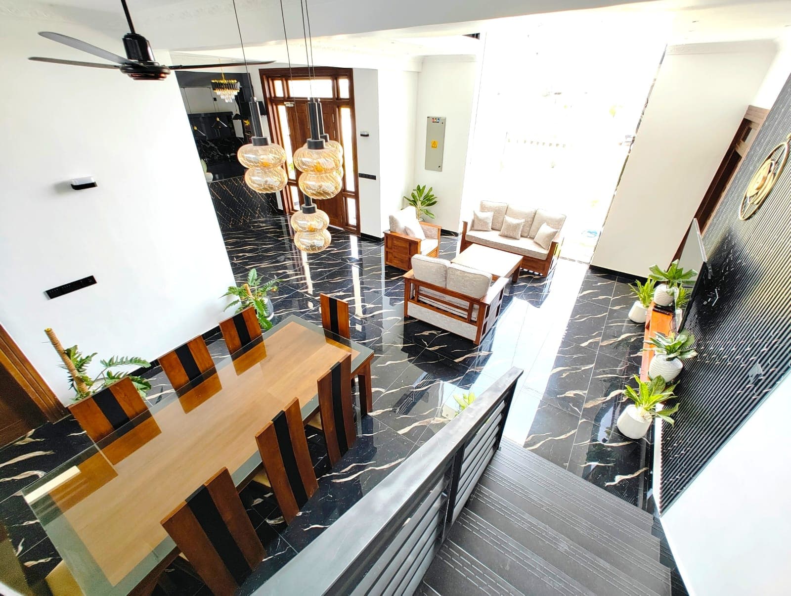 Grand Living & Dining Atrium