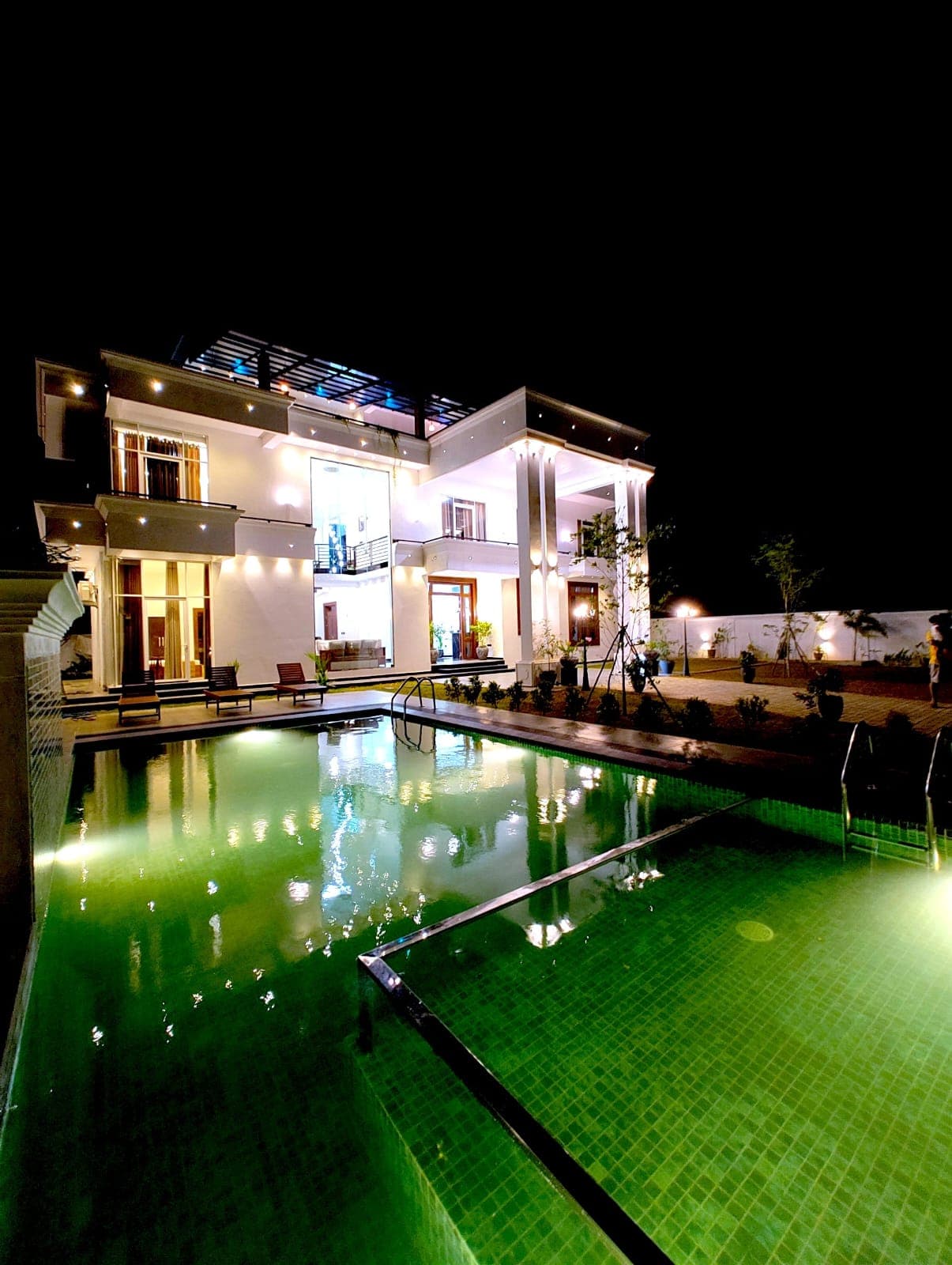 Entire 6-Room Villa Booking